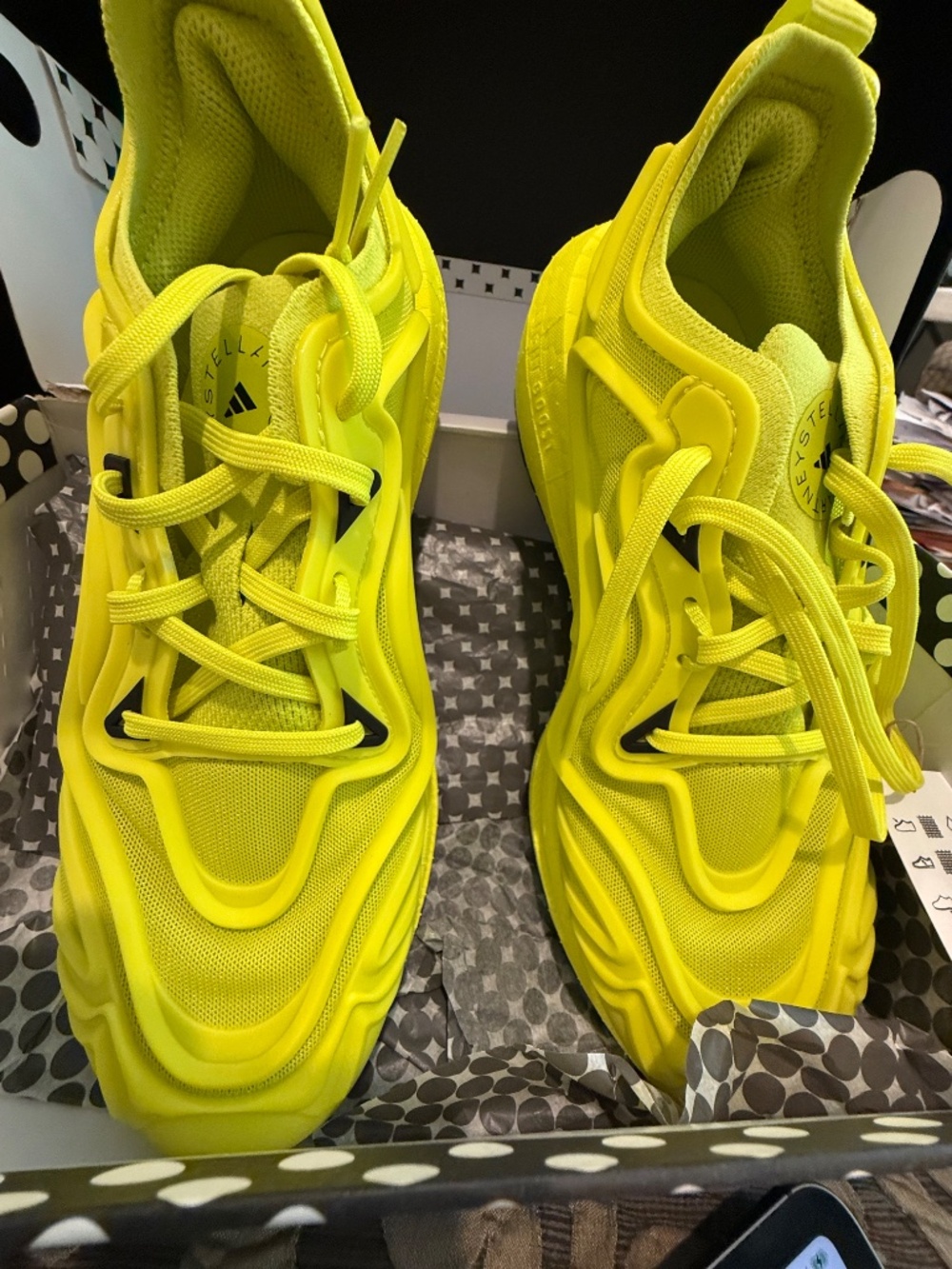 Stella McCartney- Adidas Size 8 1/2, Athletic Shoes Yellow. New w/tags and box. - Picture 5 of 11